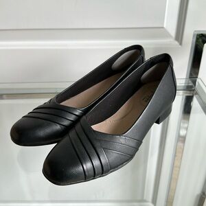 Clark’s Juliet Petra Flat, Black leather, size 8.5 N.
